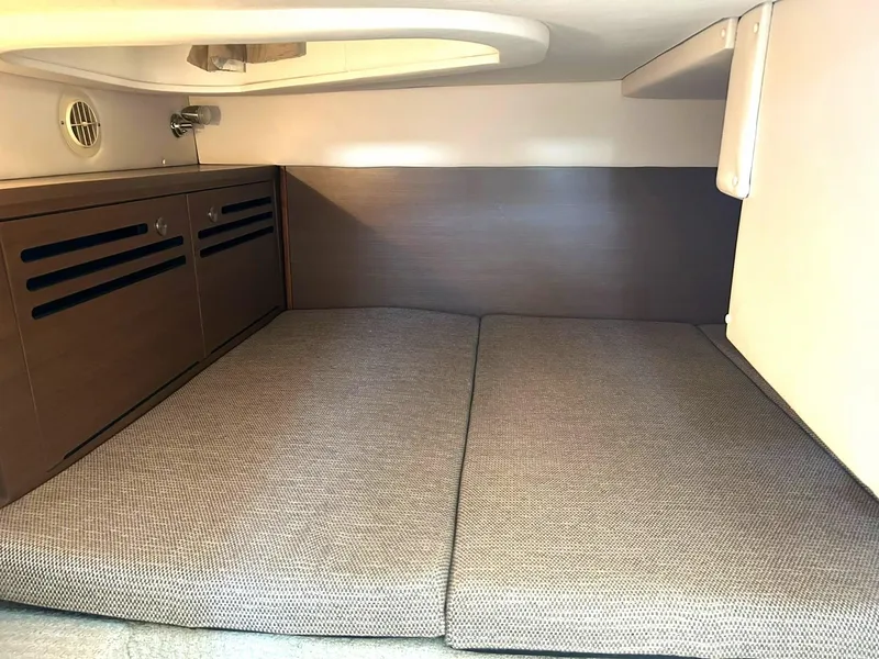 Slide: The Image of Sea Ray 280 Sundancer 2017 - 59