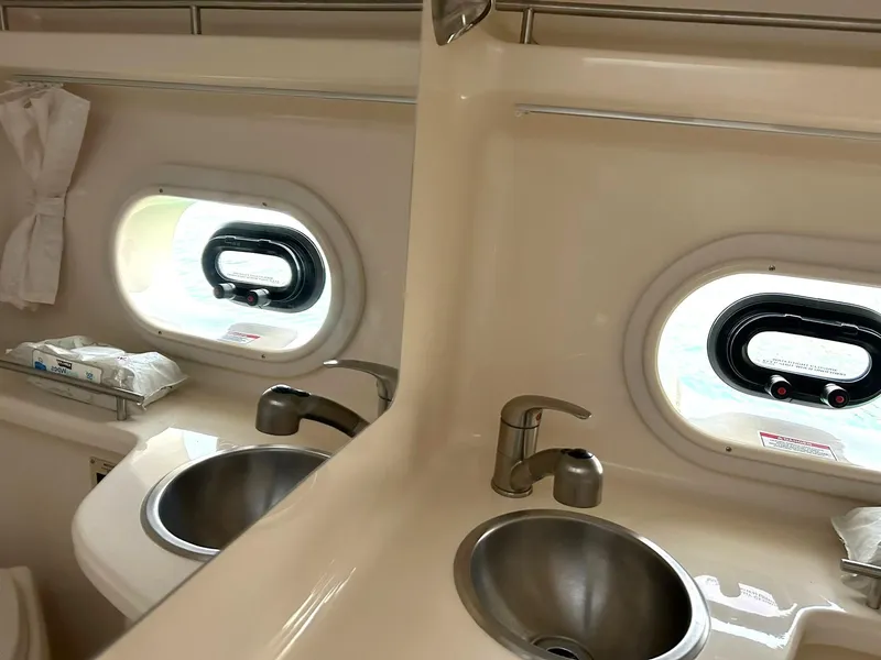 Slide: The Image of Sea Ray 280 Sundancer 2017 - 62