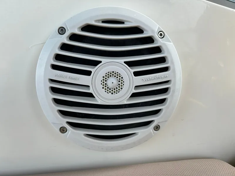 Slide: The Image of Sea Ray 280 Sundancer 2017 - 64