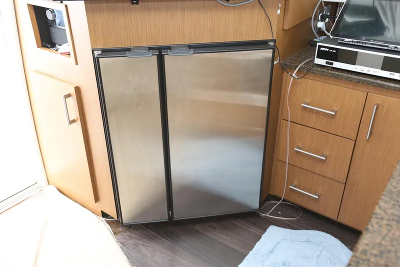 Slide: The Image of Carver 38 Super Sport 2012 - 100