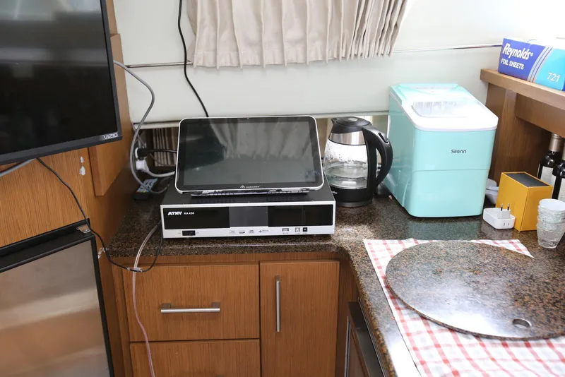 Slide: The Image of Carver Yachts 38 Super Sport 2012 - 102