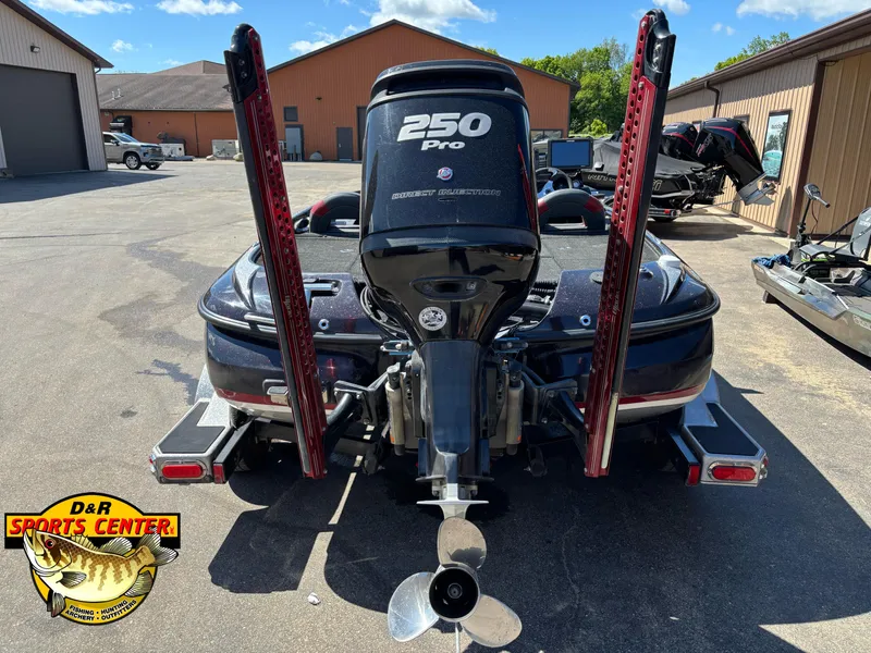 Slide: The Image of 2015 Nitro Z-9 boat with 250 Pro engine at D&R Sports Center. - 3