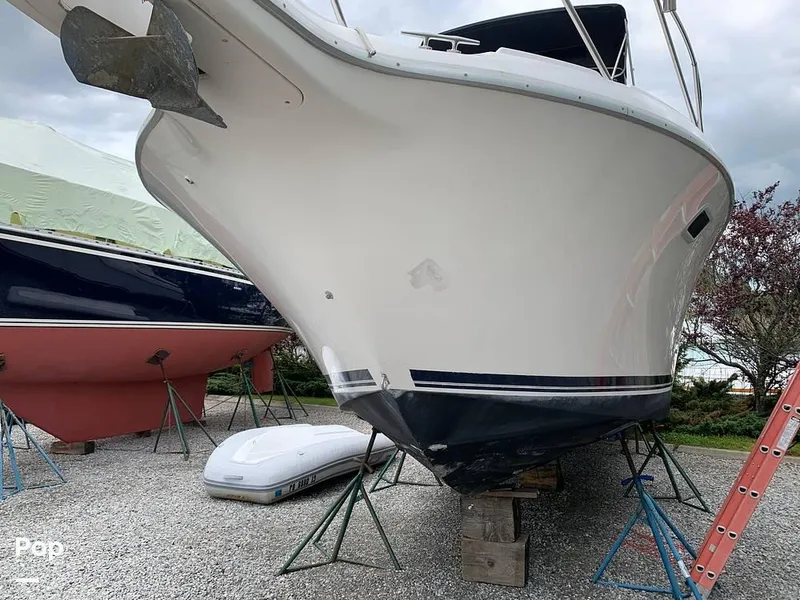 Slide: The Image of 1999 Bayliner Avanti 3258 for sale in Westbrook, CT - 10