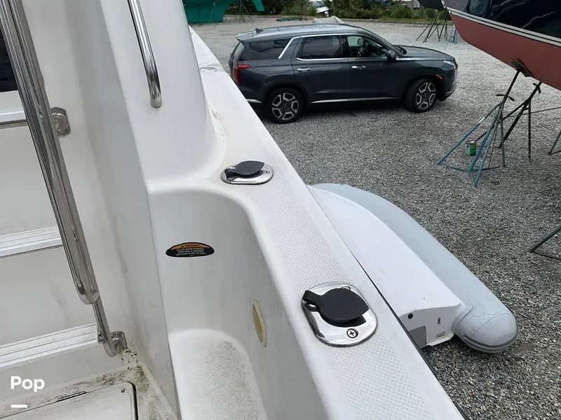Slide: The Image of 1999 Bayliner Avanti 3258 for sale in Westbrook, CT - 14