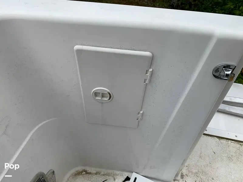 Slide: The Image of 1999 Bayliner Avanti 3258 for sale in Westbrook, CT - 20