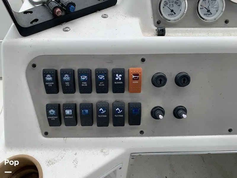 Slide: The Image of 1999 Bayliner Avanti 3258 for sale in Westbrook, CT - 29