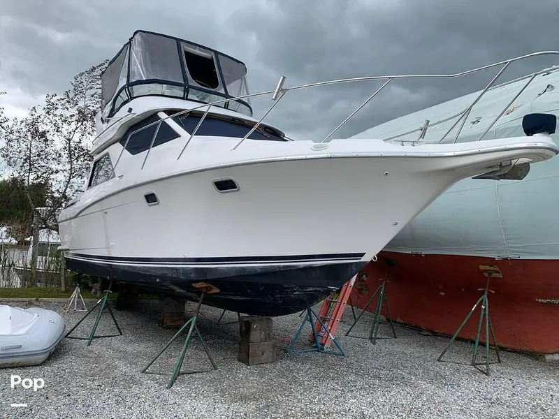 Slide: The Image of 1999 Bayliner Avanti 3258 for sale in Westbrook, CT - 3