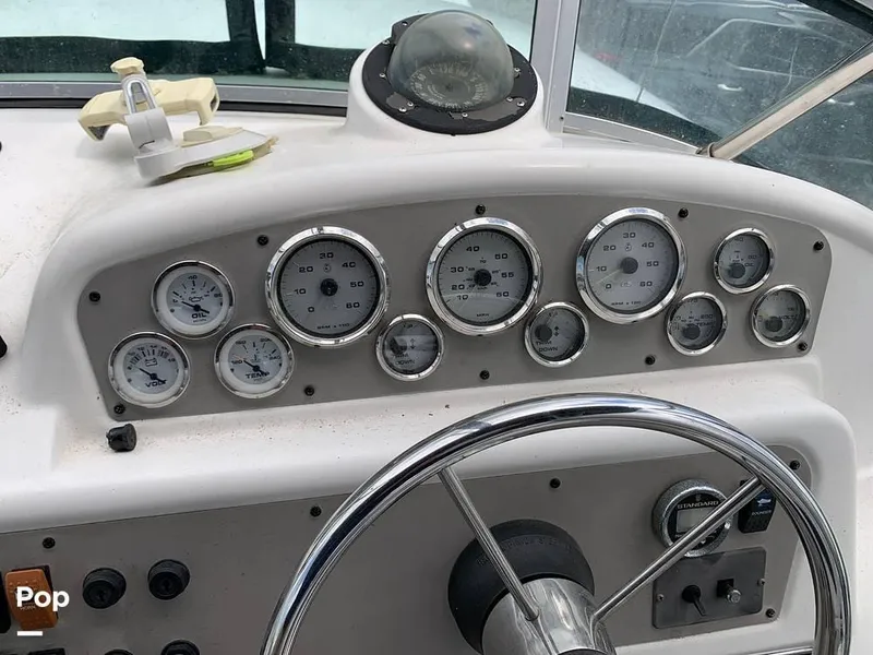 Slide: The Image of 1999 Bayliner Avanti 3258 for sale in Westbrook, CT - 31