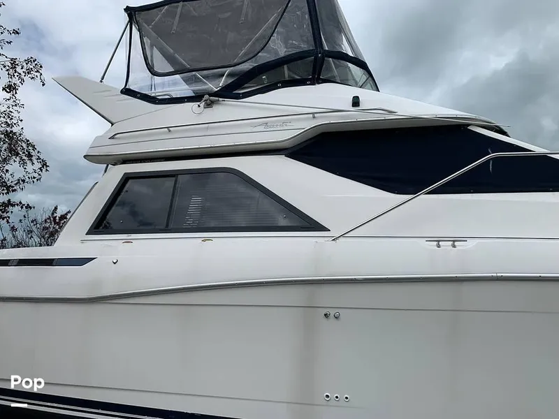 Slide: The Image of 1999 Bayliner Avanti 3258 for sale in Westbrook, CT - 4
