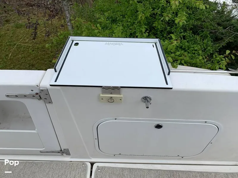 Slide: The Image of 1999 Bayliner Avanti 3258 for sale in Westbrook, CT - 47