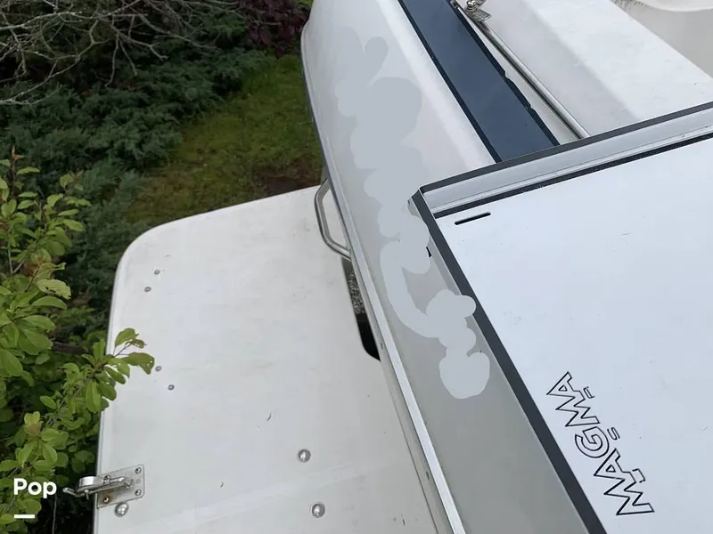 Slide: The Image of 1999 Bayliner Avanti 3258 for sale in Westbrook, CT - 49