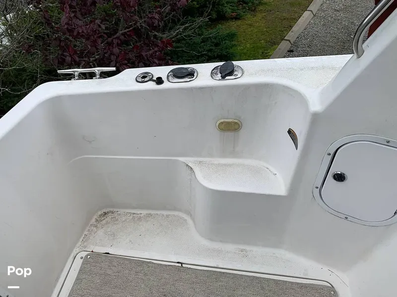 Slide: The Image of 1999 Bayliner Avanti 3258 for sale in Westbrook, CT - 51