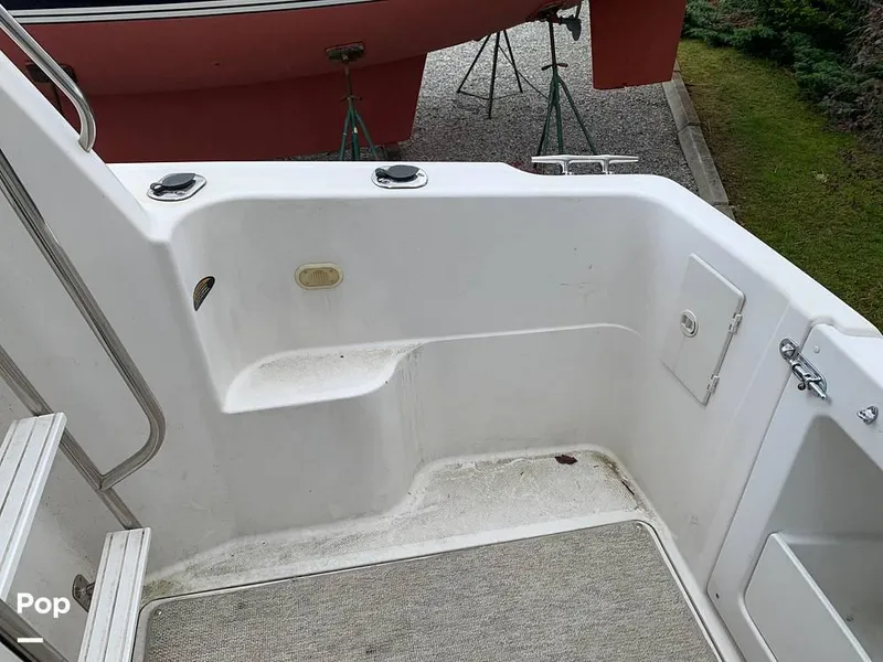 Slide: The Image of 1999 Bayliner Avanti 3258 for sale in Westbrook, CT - 52