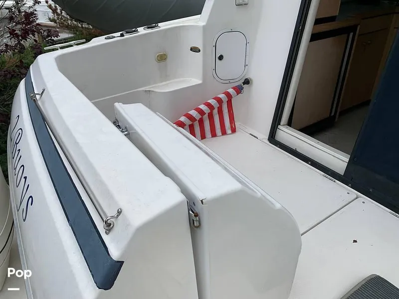Slide: The Image of 1999 Bayliner Avanti 3258 for sale in Westbrook, CT - 53