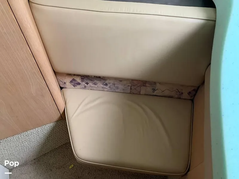 Slide: The Image of 1999 Bayliner Avanti 3258 for sale in Westbrook, CT - 61