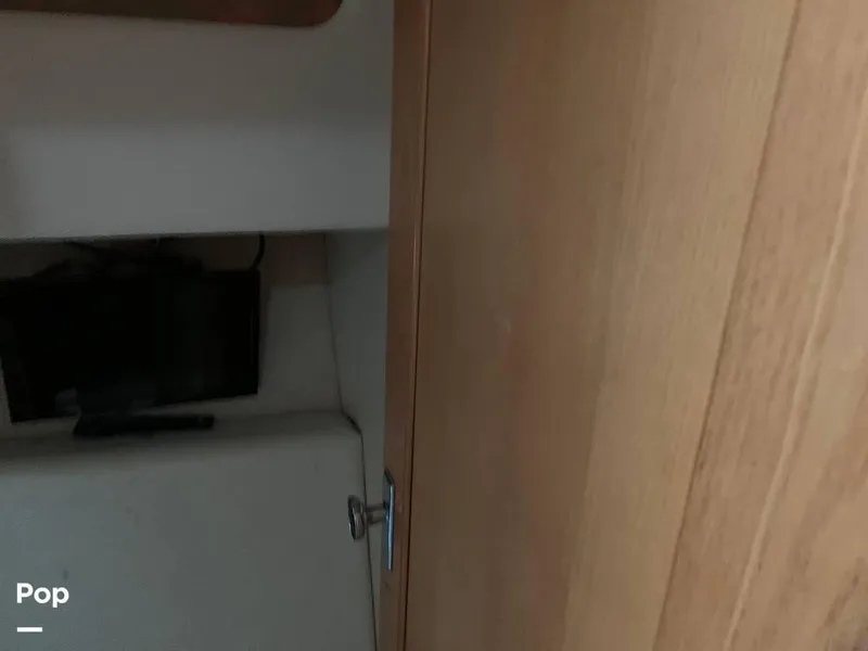 Slide: The Image of 1999 Bayliner Avanti 3258 for sale in Westbrook, CT - 65