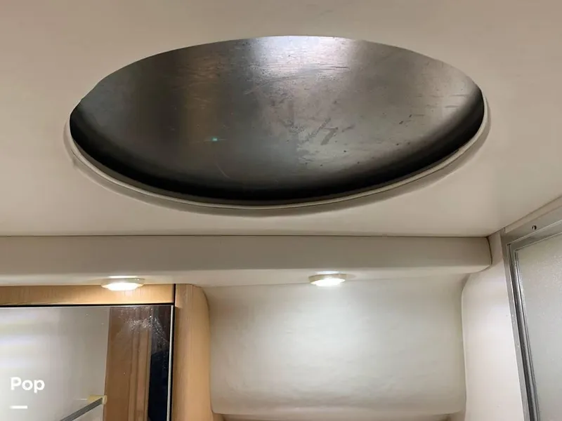 Slide: The Image of 1999 Bayliner Avanti 3258 for sale in Westbrook, CT - 77