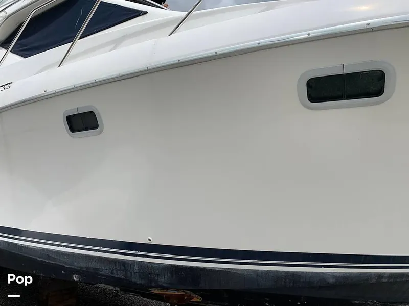 Slide: The Image of 1999 Bayliner Avanti 3258 for sale in Westbrook, CT - 8