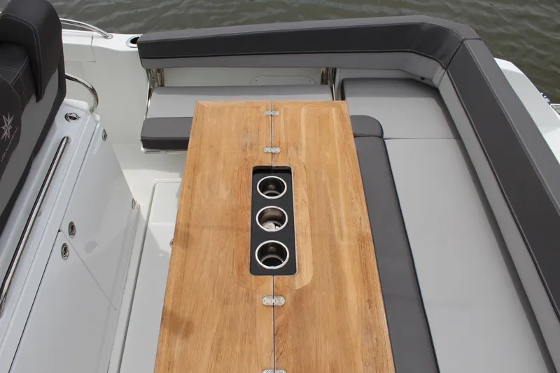 Slide: The Image of Jeanneau Leader 9.0 CC 2023 - 24