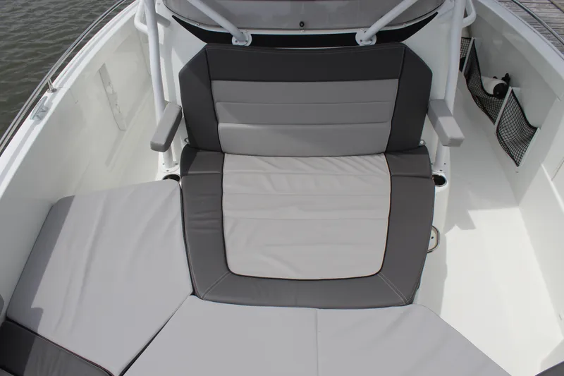 Slide: The Image of Jeanneau Leader 9.0 CC 2023, detailed view of boat deck. - 49