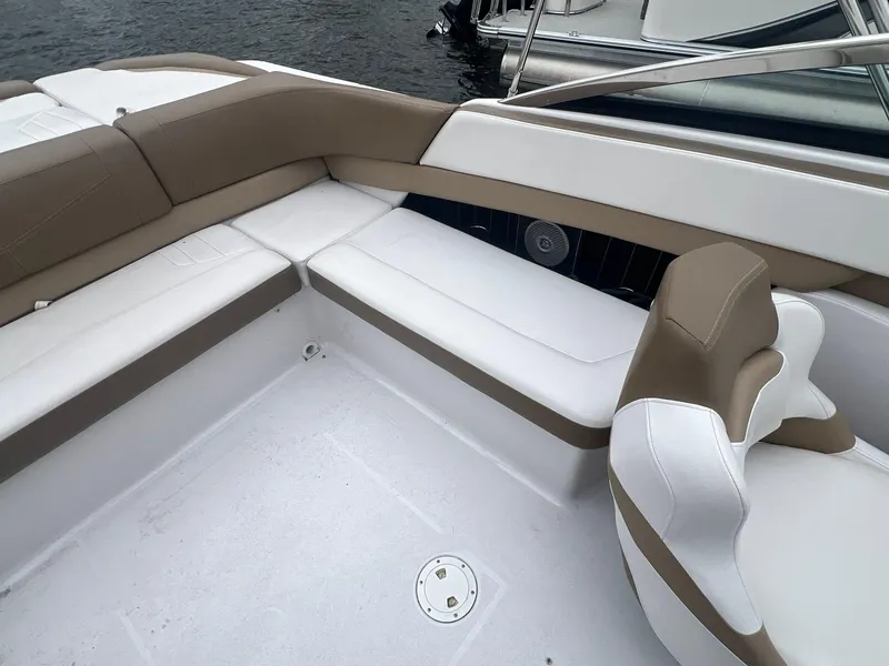 Slide: The Image of 2015 Four Winns 260 Horizon 11 - 11