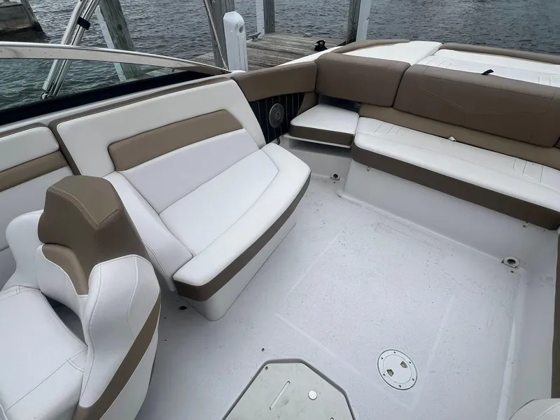 Slide: The Image of 2015 Four Winns 260 Horizon 12 - 12