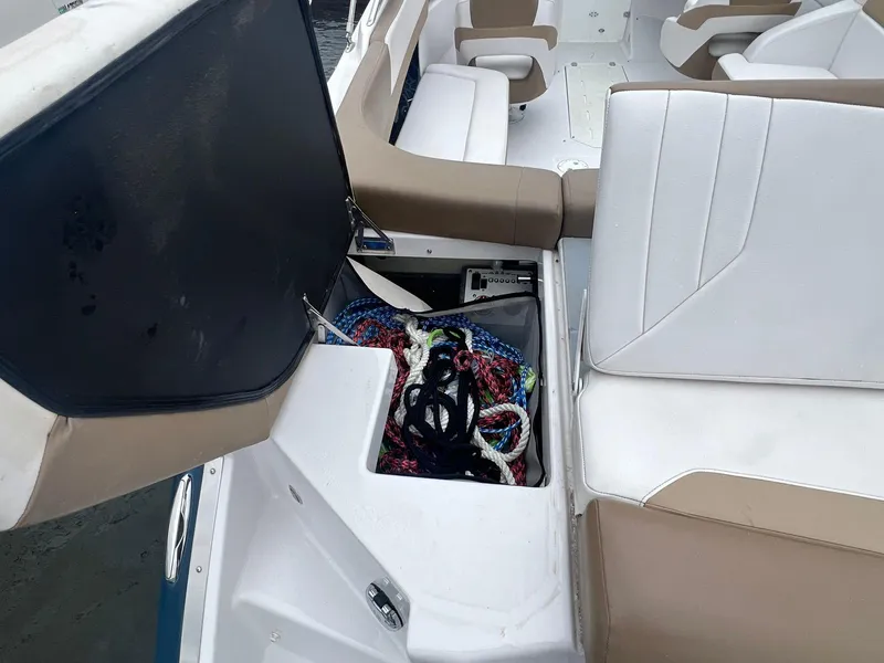 Slide: The Image of 2015 Four Winns 260 Horizon 16 - 16