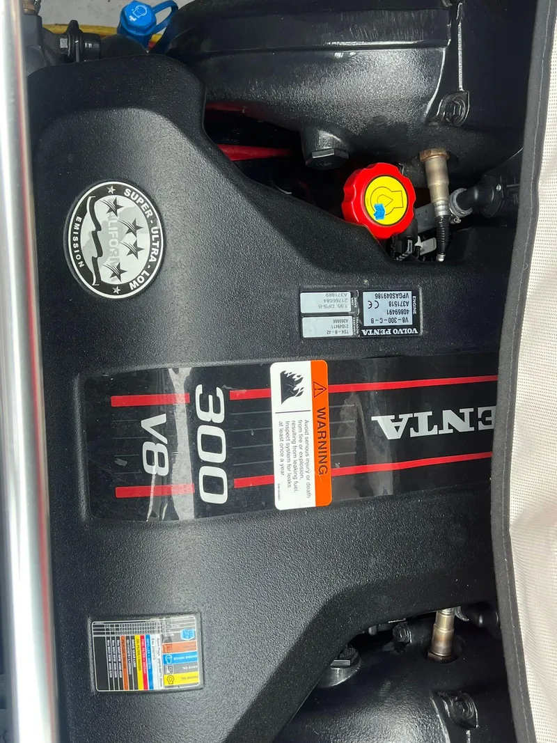 Slide: The Image of 2015 Four Winns 260 Horizon 21 - 21