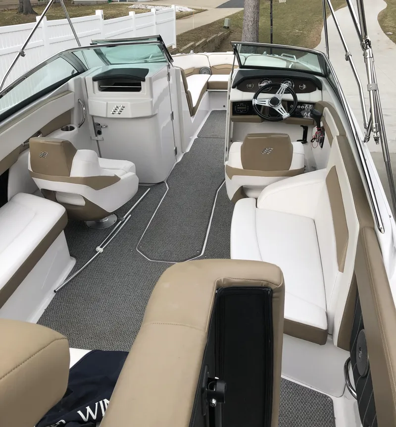 Slide: The Image of 2015 Four Winns 260 Horizon 22 - 22