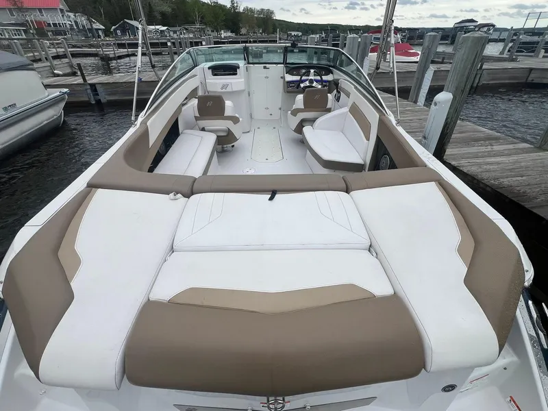 Slide: The Image of 2015 Four Winns 260 Horizon 8 - 8