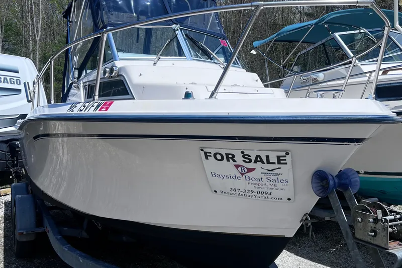 Slide: The Image of 1994 Grady-White 20 Adventure boat for sale at Bayside Boat Sales. - 3