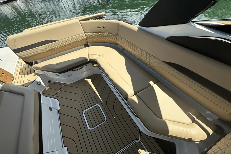 Slide: The Image of Sea Ray SLX 280 2026 - 21