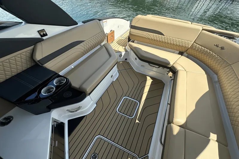 Slide: The Image of Sea Ray SLX 280 2026 - 22