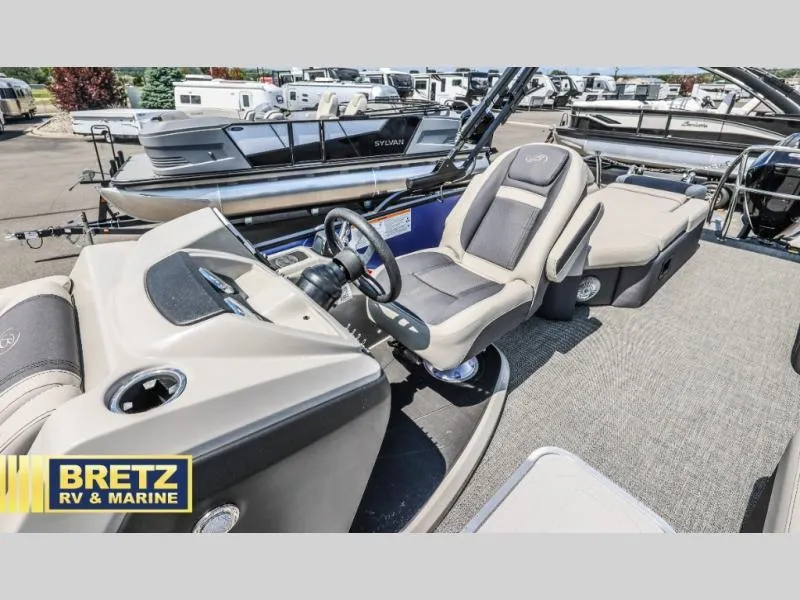 Slide: The Image of Cabrio Mid-Lounge C24M 2025 - 10