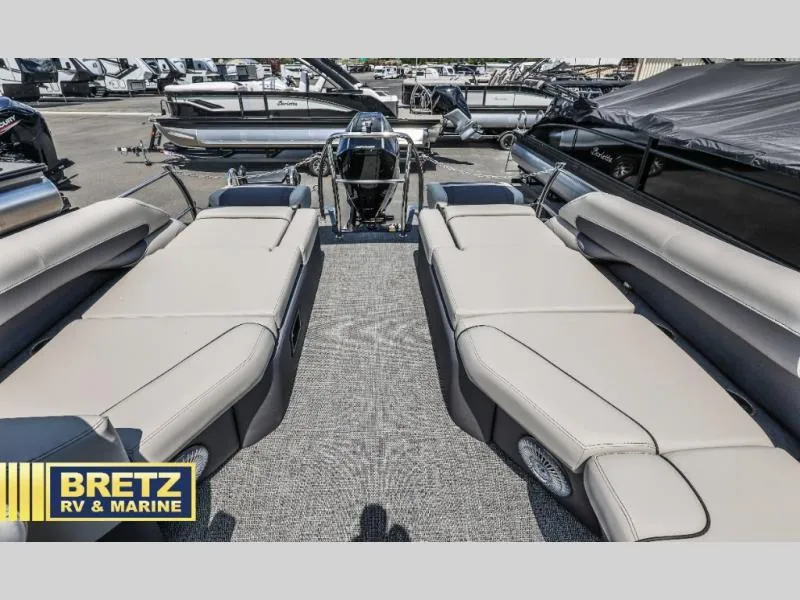 Slide: The Image of Cabrio Mid-Lounge C24M 2025 - 14