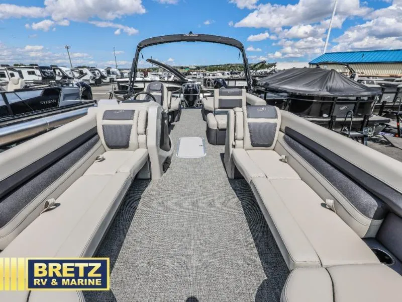 Slide: The Image of Cabrio Mid-Lounge C24M 2025 - 8