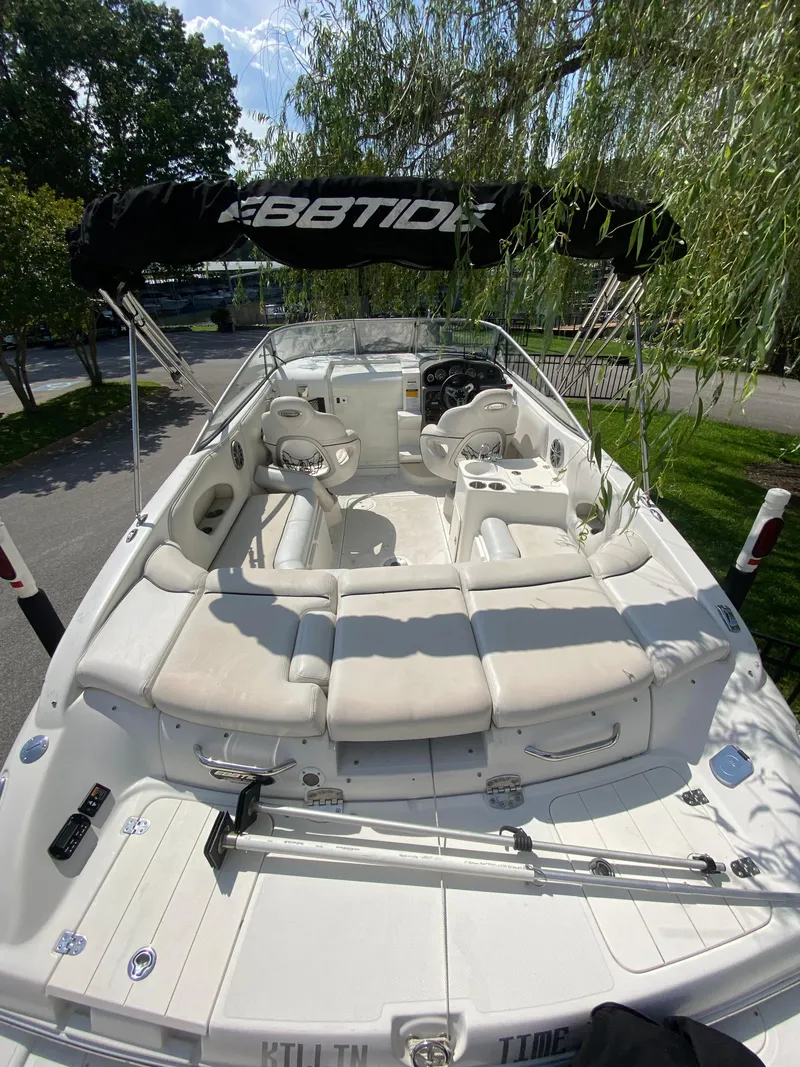 Slide: The Image of 2008 Ebbtide 2700 SS Bow Rider/CD boat with spacious seating and canopy. - 3