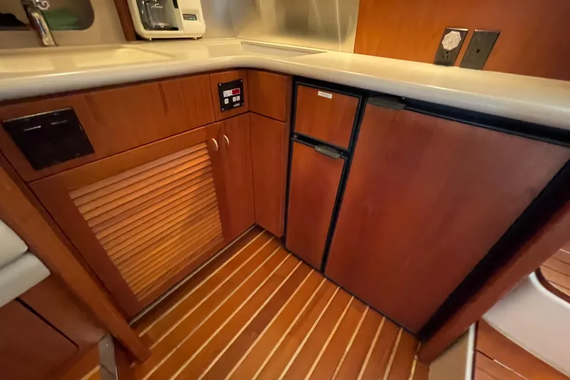 Slide: The Image of Pursuit 3800 Express 2002 - 59