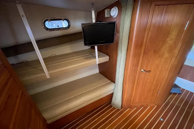 Slide: The Image of Pursuit 3800 Express 2002 - 63