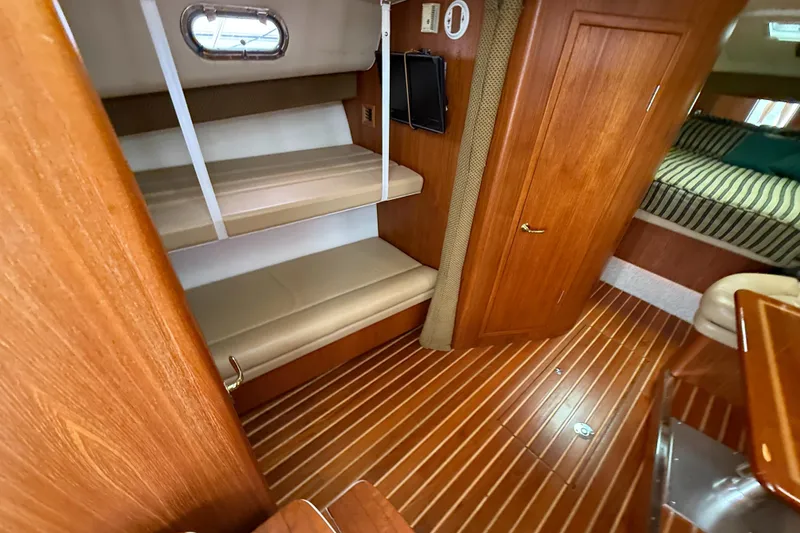 Slide: The Image of Pursuit 3800 Express 2002 - 64