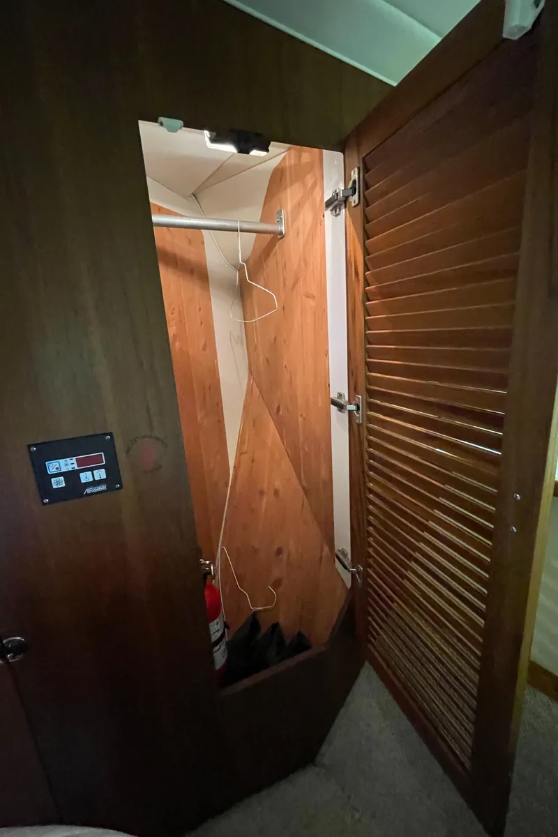 Slide: The Image of Pursuit 3800 Express 2002 - 73