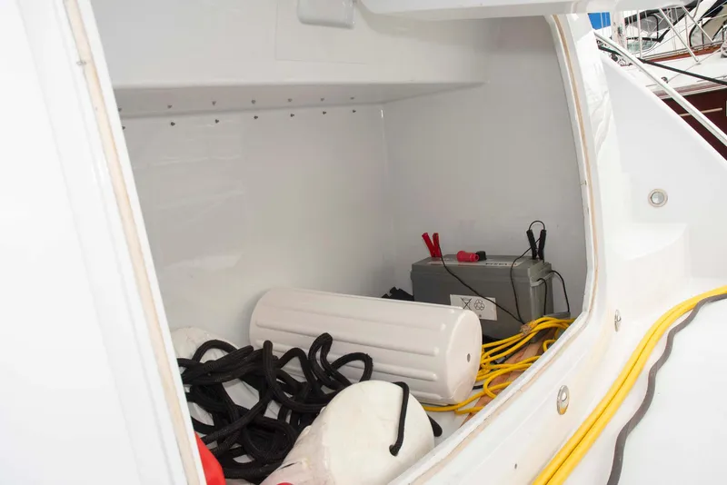 Slide: The Image of Hatteras 63 Raised Pilothouse Motor Yacht 2002 - 103