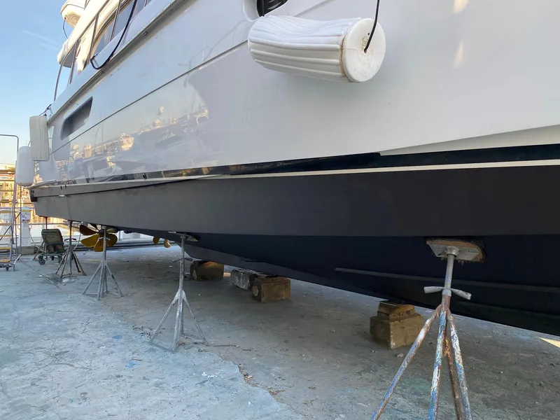 Slide: The Image of Hatteras 63 Raised Pilothouse Motor Yacht 2002 - 108