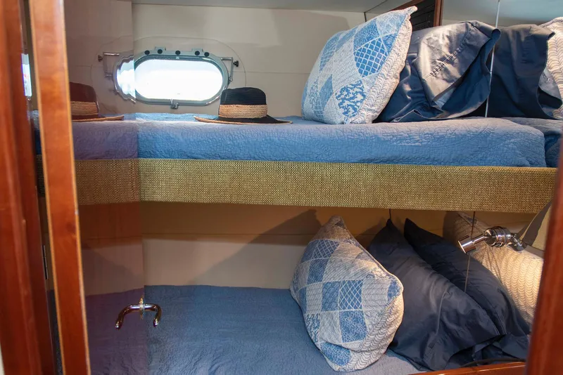 Slide: The Image of Hatteras 63 Raised Pilothouse Motor Yacht 2002 - 52