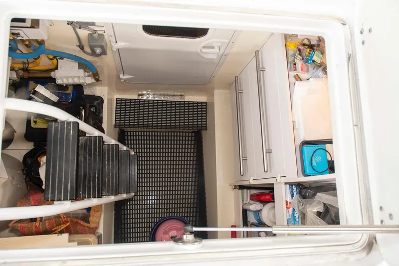 Slide: The Image of Hatteras 63 Raised Pilothouse Motor Yacht 2002 - 81