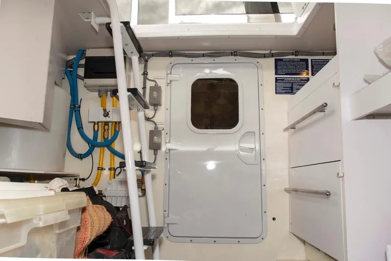 Slide: The Image of Hatteras 63 Raised Pilothouse Motor Yacht 2002 - 82