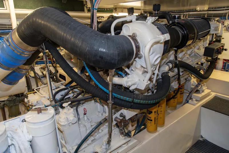 Slide: The Image of Hatteras 63 Raised Pilothouse Motor Yacht 2002 - 85