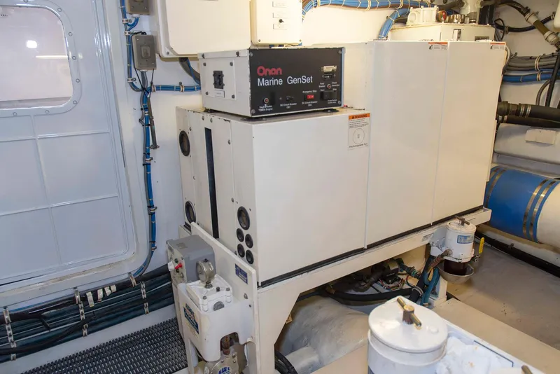 Slide: The Image of Hatteras 63 Raised Pilothouse Motor Yacht 2002 - 91