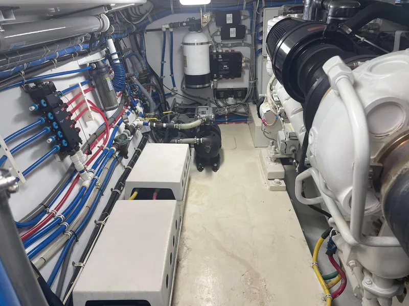 Slide: The Image of Hatteras 63 Raised Pilothouse Motor Yacht 2002 - 94