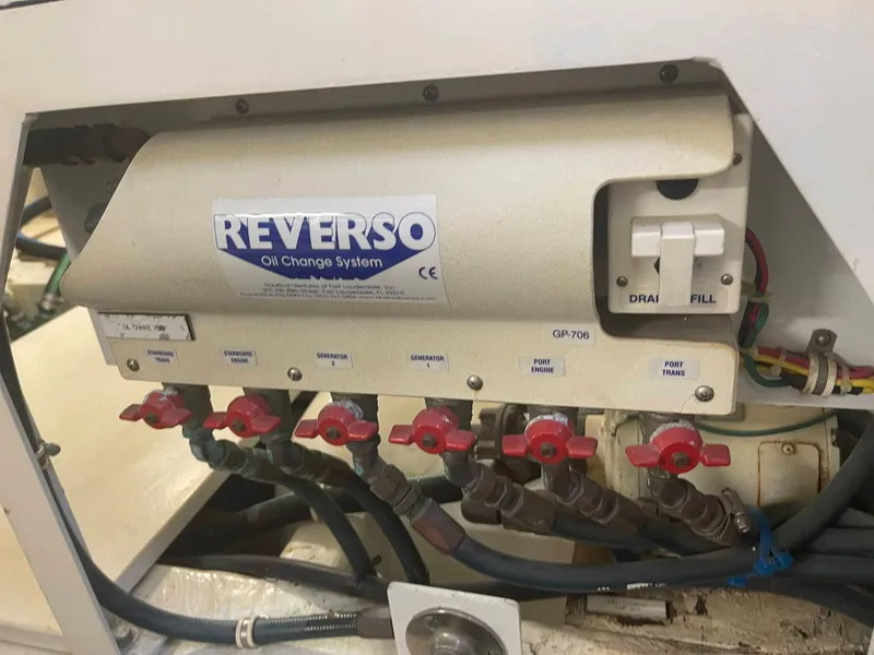 Slide: The Image of Hatteras 63 Raised Pilothouse Motor Yacht 2002 - 98